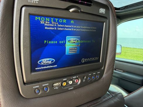 Used 2015 Ford Expedition EL King Ranch RWD image 17