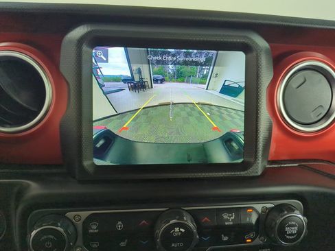 Used 2020 Jeep Gladiator Rubicon AWD/4WD image 25