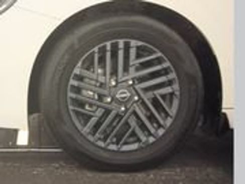 Used 2026 Nissan Sentra SV w/ SV Convenience Package FWD image 9
