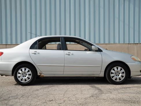 Used 2003 Toyota Corolla CE FWD image 10