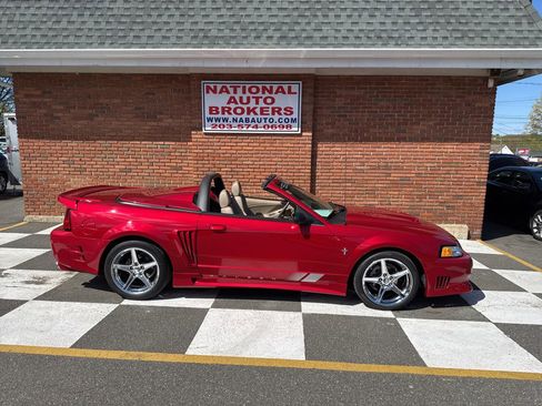 Used 2000 Ford Mustang GT RWD image 2