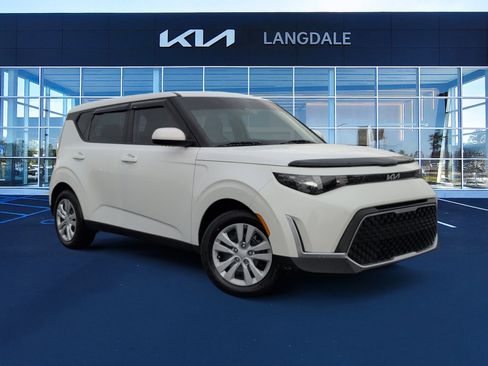 Used 2024 Kia Soul LX image 2