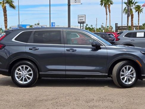 Used 2025 Honda CR-V EX image 3