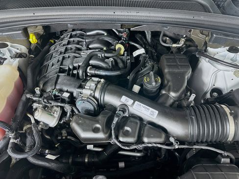 Used 2023 Jeep Grand Cherokee Limited image 35