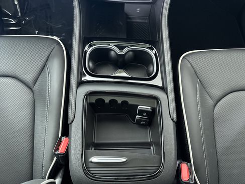 New 2026 Chrysler Pacifica Limited w/ S Appearance Package image 24