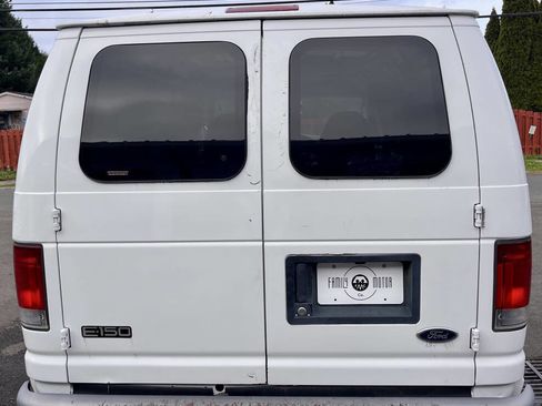 Used 2004 Ford E-150 and Econoline 150 image 4