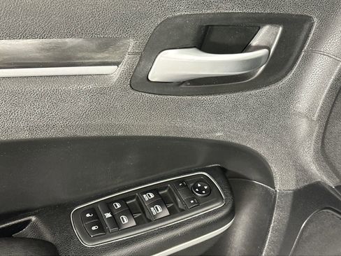 Used 2020 Chrysler 300 Touring w/ Sport Appearance Package image 13