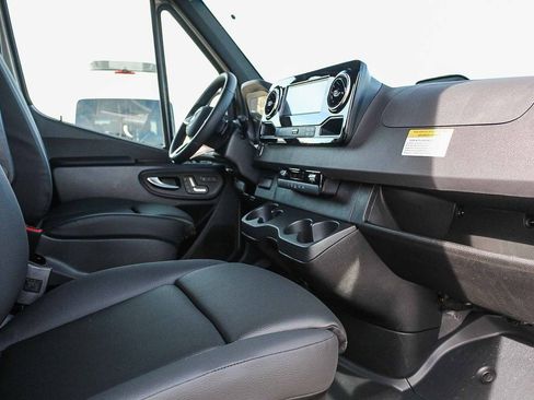 New 2026 Mercedes-Benz Sprinter 2500 image 18