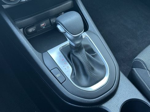 Used 2024 Kia Forte LXS w/ LXS Technology Package FWD image 19
