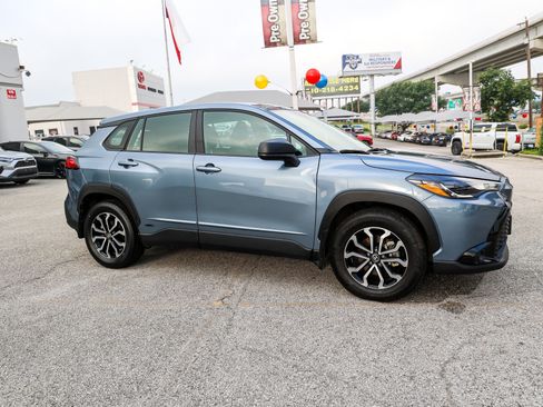 Used 2024 Toyota Corolla Cross AWD Hybrid image 6
