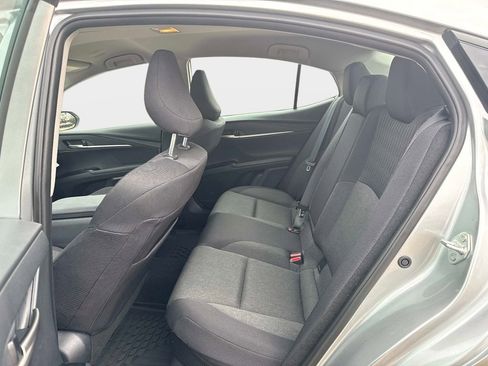 Used 2025 Toyota Camry LE w/ Convenience Package image 10