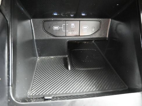 Certified 2025 Kia Sorento S w/ Panoramic Sunroof Package FWD image 23