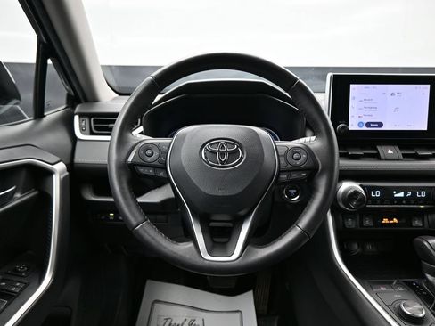 Used 2023 Toyota RAV4 XLE w/ XLE Grade Weather Package AWD/4WD image 15