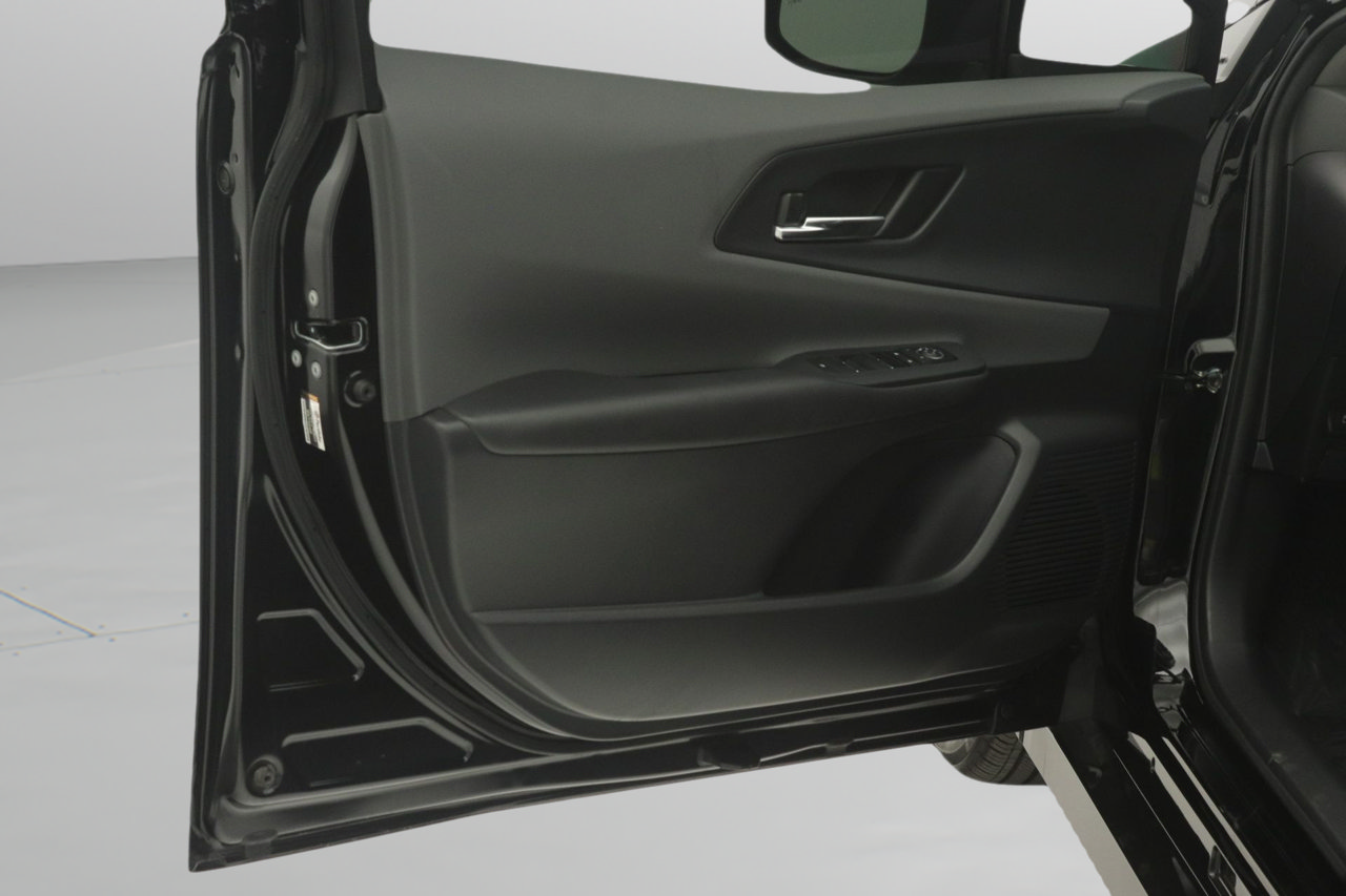 Used 2024 Toyota Prius XLE FWD image 17