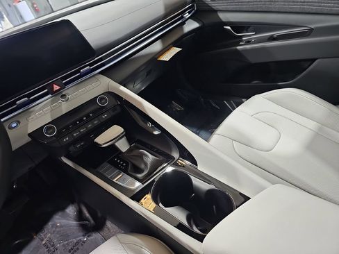 New 2026 Hyundai Elantra Limited image 23