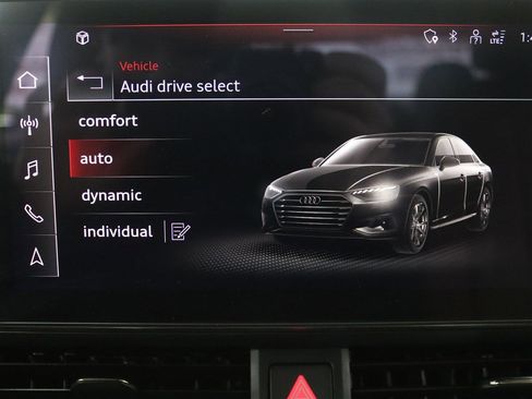 Used 2021 Audi A4 2.0T Premium image 34