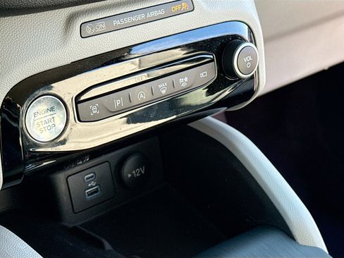 Used 2023 Ford Escape Platinum AWD/4WD image 10