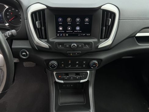 Used 2024 GMC Terrain SLE image 20