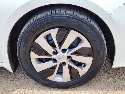 Used 2022 Nissan Altima 2.5 S FWD image 15
