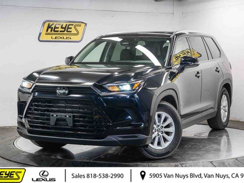 Used 2025 Toyota Grand Highlander FWD image 1