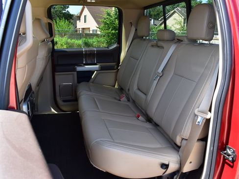 Used 2019 Ford F150 Lariat w/ Equipment Group 502A Luxury AWD/4WD image 8