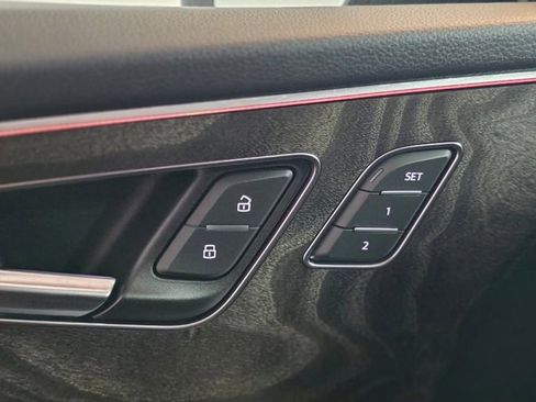 Used 2021 Audi Q8 Premium Plus image 24