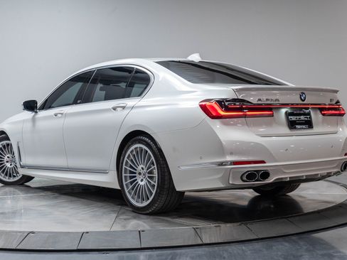 Used 2022 BMW ALPINA B7 xDrive AWD/4WD image 52