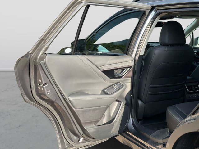 Used 2025 Subaru Outback Limited w/ Popular Package #2 AWD/4WD image 12