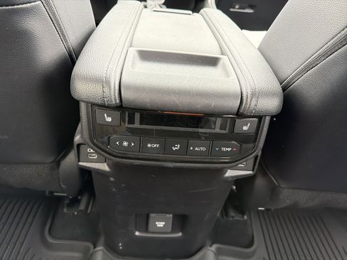 Used 2025 Toyota Grand Highlander AWD image 23