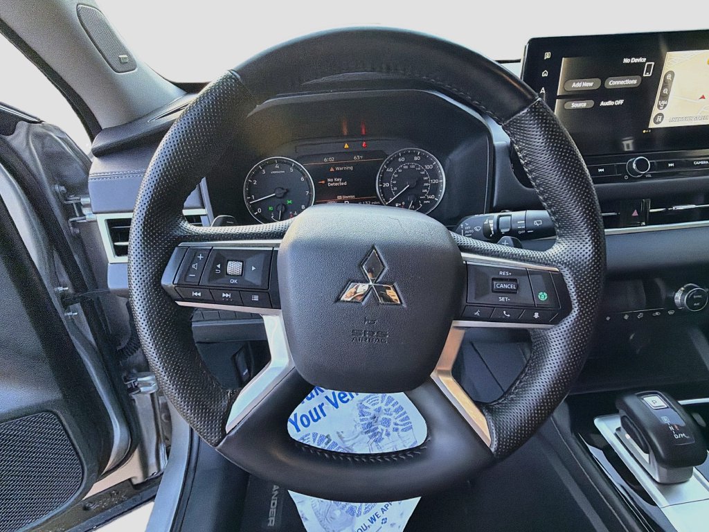 Used 2025 Mitsubishi Outlander SE AWD/4WD image 11