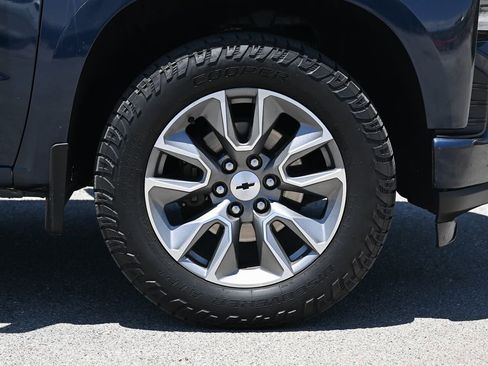 Used 2021 Chevrolet Silverado 1500 RST w/ Z71 Off-Road Package AWD/4WD image 11