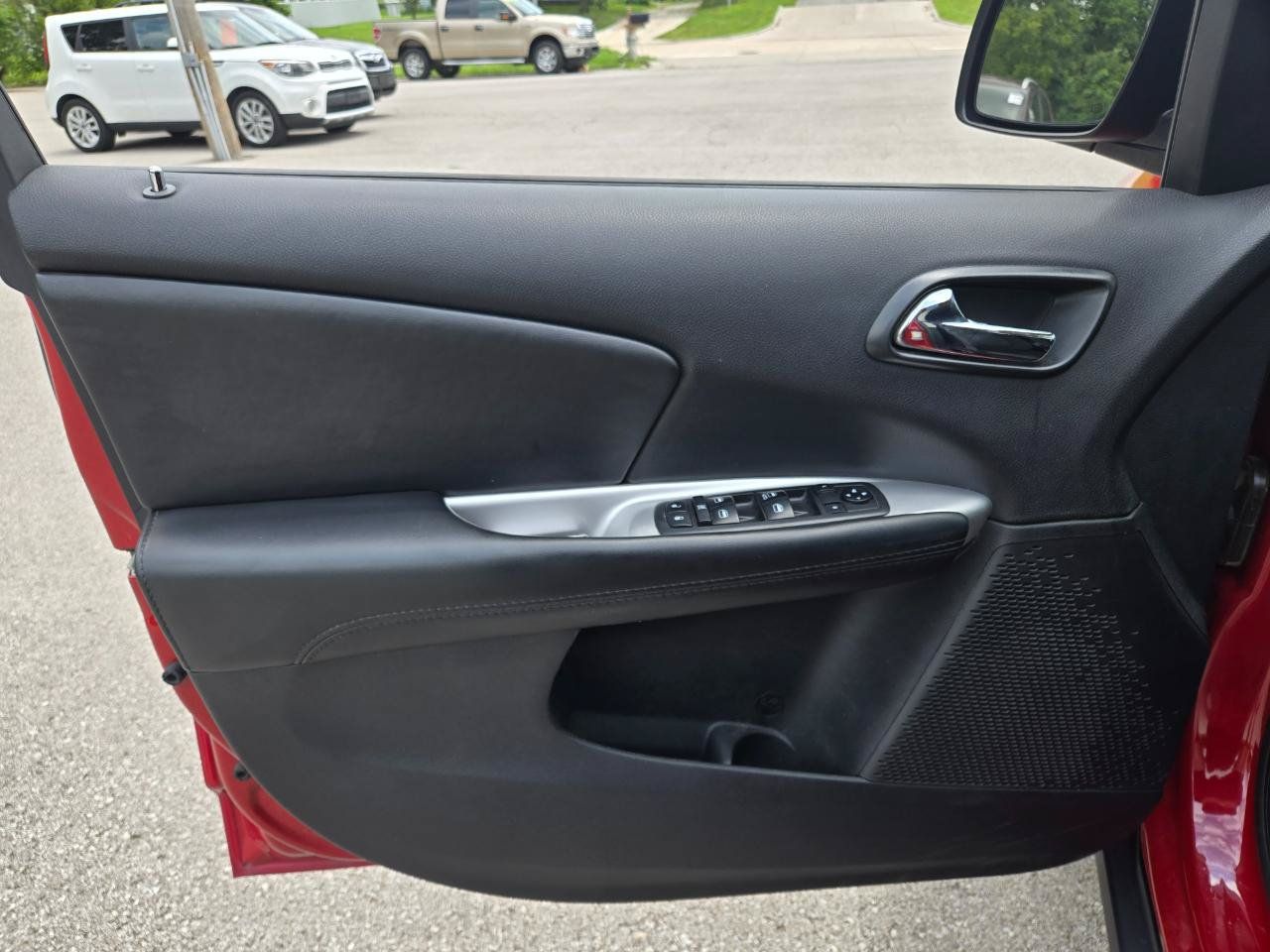 Used 2018 Dodge Journey SXT w/ Connectivity Group FWD image 17