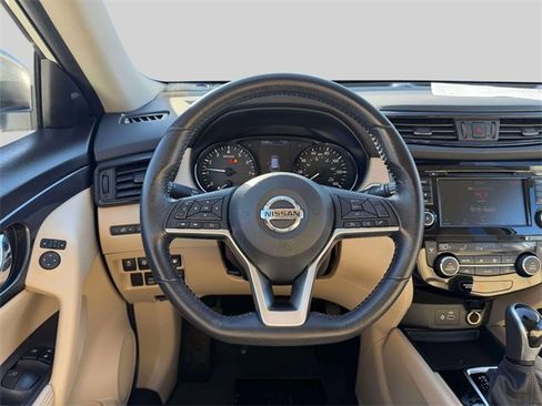 Used 2020 Nissan Rogue SV image 15