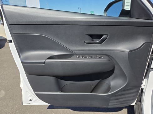 New 2026 Hyundai Kona SE image 14