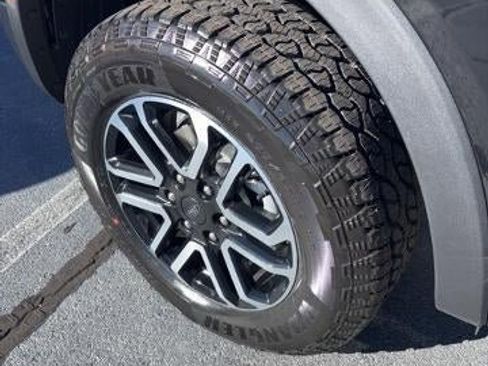 New 2025 Ford Ranger Lariat w/ FX4 Off-Road Package image 9