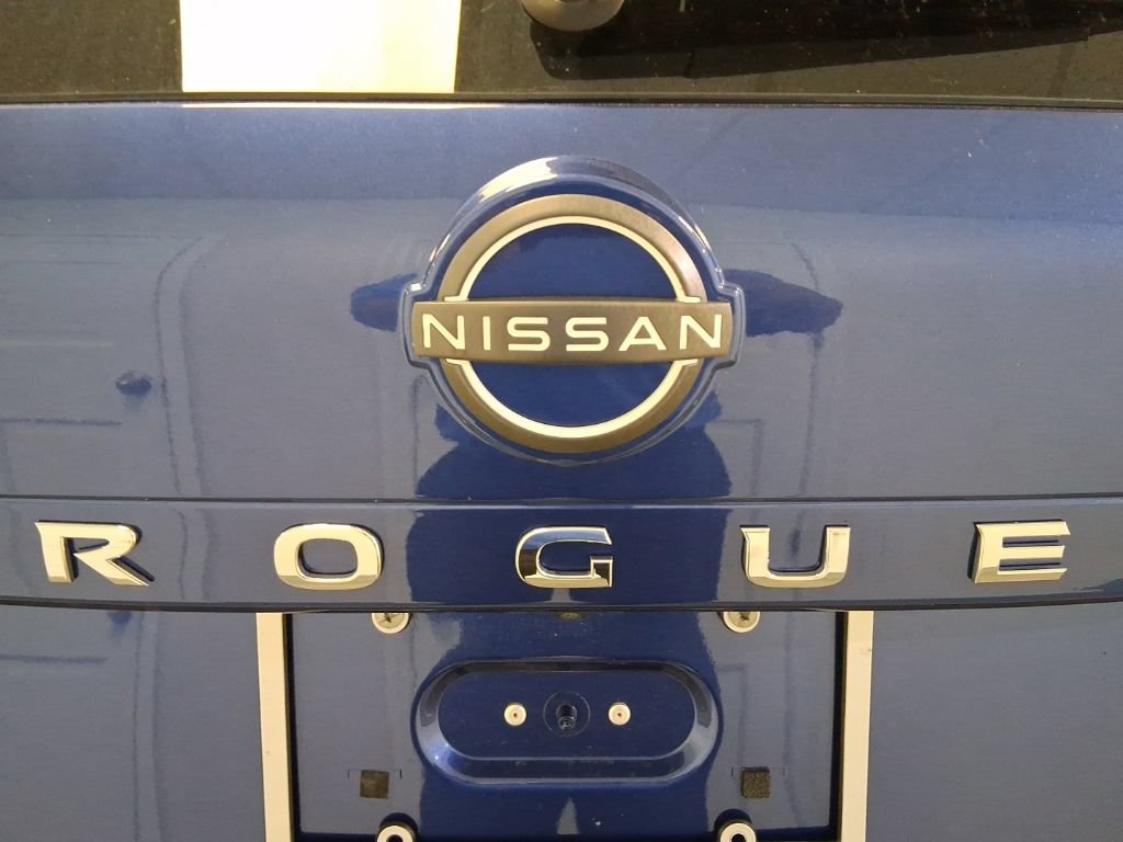 Used 2023 Nissan Rogue S AWD/4WD image 25