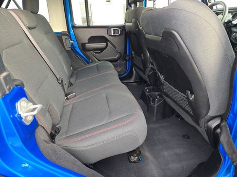 Used 2025 Jeep Wrangler Unlimited Rubicon image 10