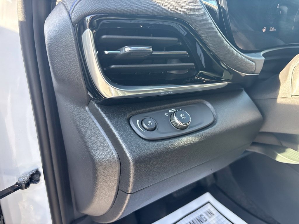 Used 2024 Buick Envista Sport Touring w/ Convenience I Package FWD image 18