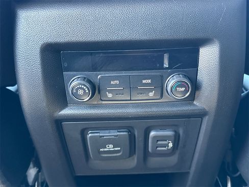 Used 2019 Chevrolet Traverse Premier w/ Driver Confidence II Package image 26