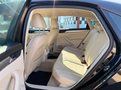 Used 2013 Volkswagen Passat 2.5 S FWD image 21