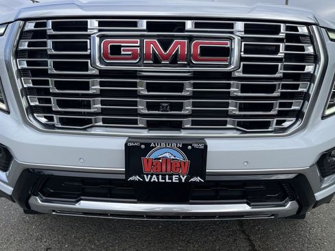 New 2026 GMC Yukon XL Denali w/ Denali Reserve Package image 32
