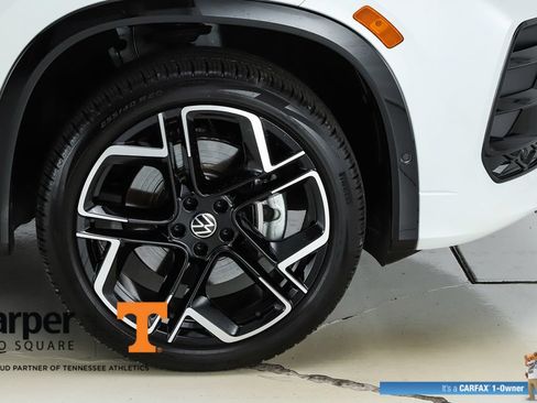 Used 2025 Volkswagen Tiguan SEL R-Line AWD/4WD image 53