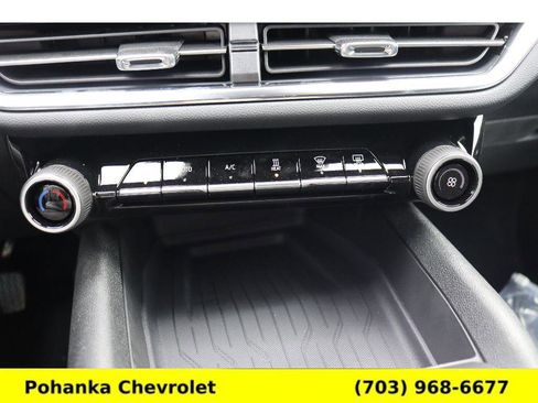 New 2026 Chevrolet Equinox EV LT image 17