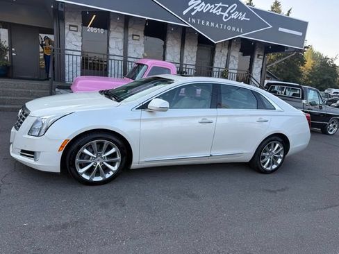 Used 2013 Cadillac XTS Premium AWD/4WD image 3