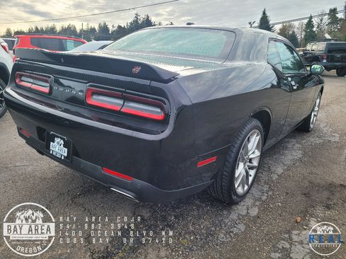 Used 2022 Dodge Challenger GT image 5