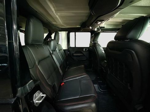 Used 2018 Jeep Wrangler Unlimited Rubicon w/ Dual Top Group image 26