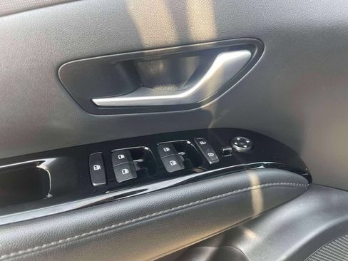 Certified 2023 Hyundai Tucson Limited AWD/4WD image 17