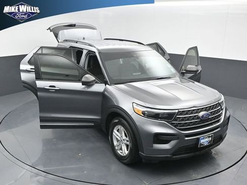 Used 2023 Ford Explorer XLT image 25