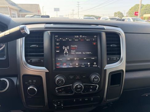 Used 2018 RAM 2500 SLT AWD/4WD image 16