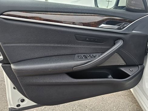 Used 2017 BMW 530i xDrive w/ Premium Package image 22